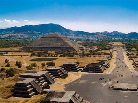 Der Aufstand von Teotihuacán: Eine Untersuchung von politischen Spannungen und religiösen Veränderungen im 1. Jahrhundert n. Chr.